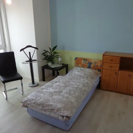 Quarto em Acomodações Particulares - Agency *