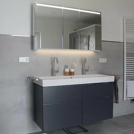 Quarto em Acomodações Particulares - Agency *