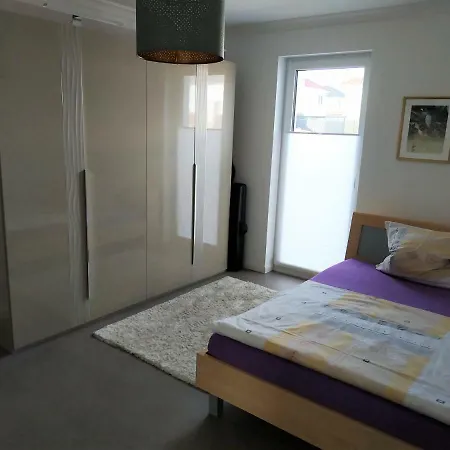 Quarto em Acomodações Particulares - Agency *